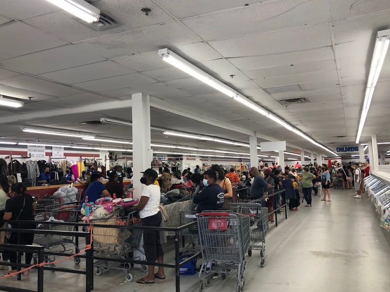 Store Hours and the Best Times to Visit