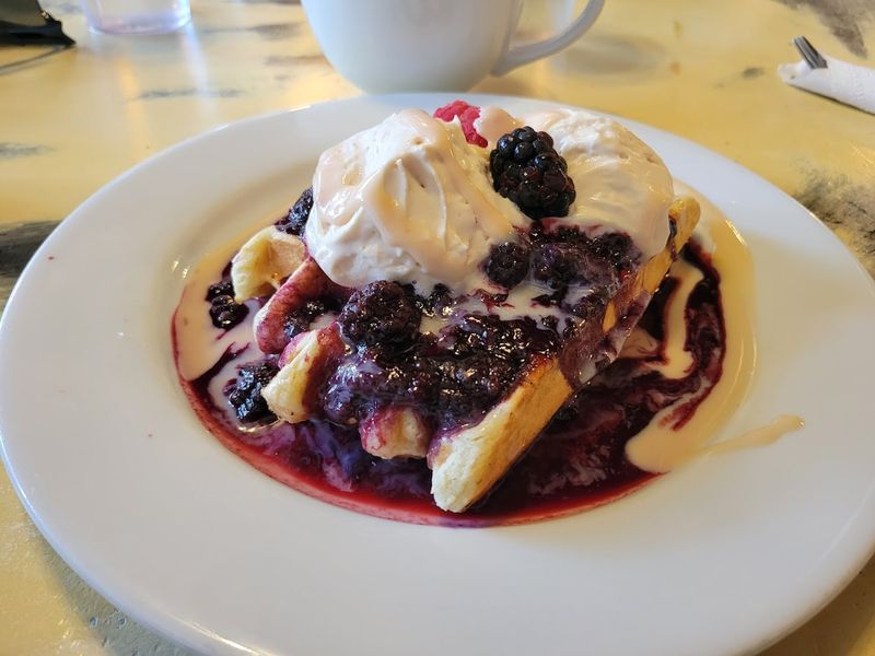 Strawberries and Cream Waffle That Earns Five Stars Every Time Strawberries and Cream Waffle That Earns Five Stars Every Time