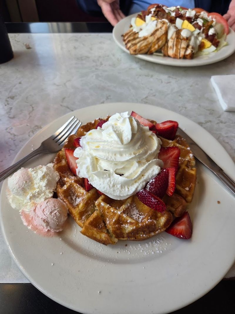 Strawberry and Cream Waffles That Redefine Breakfast Comfort Strawberry and Cream Waffles That Redefine Breakfast Comfort
