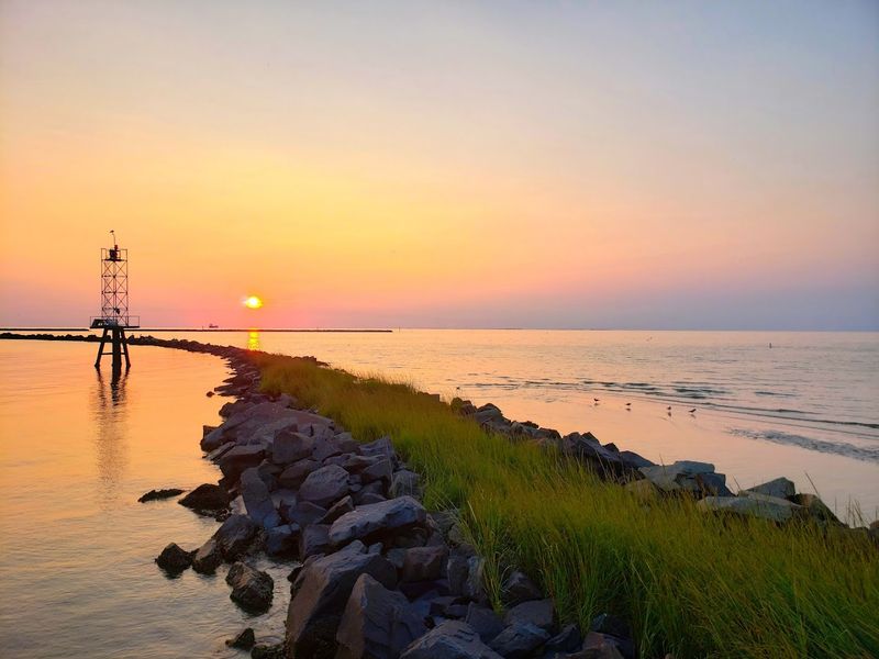 Stunning Sunsets Over the Chesapeake Bay That Stop You in Your Tracks