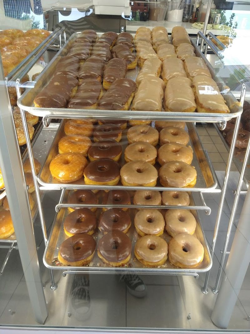 Sugar Cake Donuts That Have Locals Obsessed