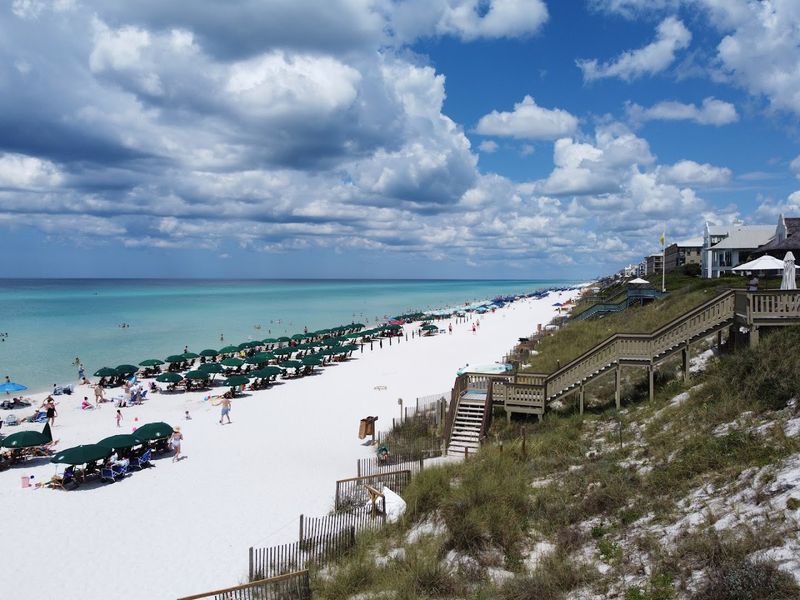Sugar-White Sand Beaches That Glow in the Sunlight