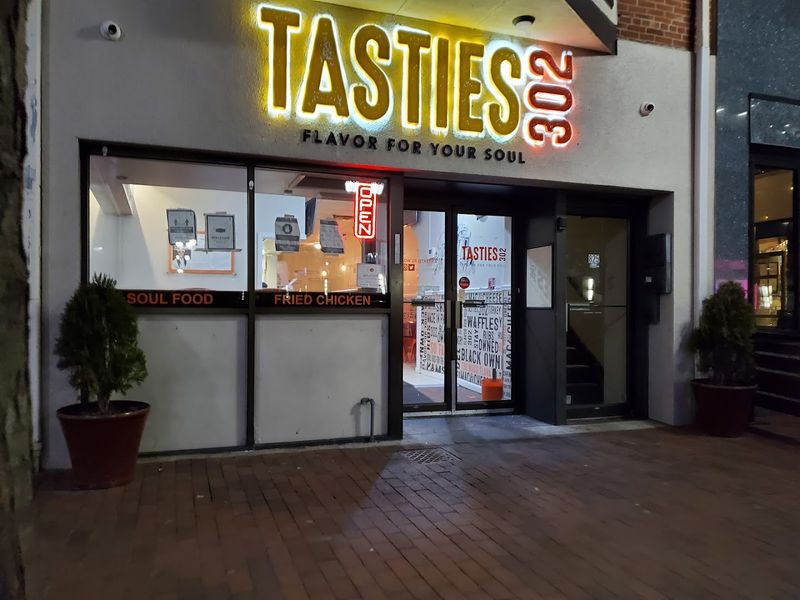 Tasties Soul Food Restaurant - Wilmington, Delaware