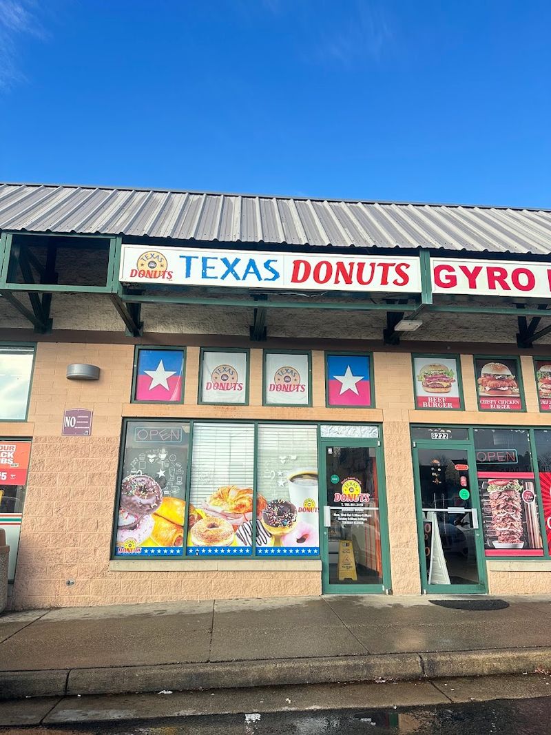Texas Donuts - Centreville, Virginia