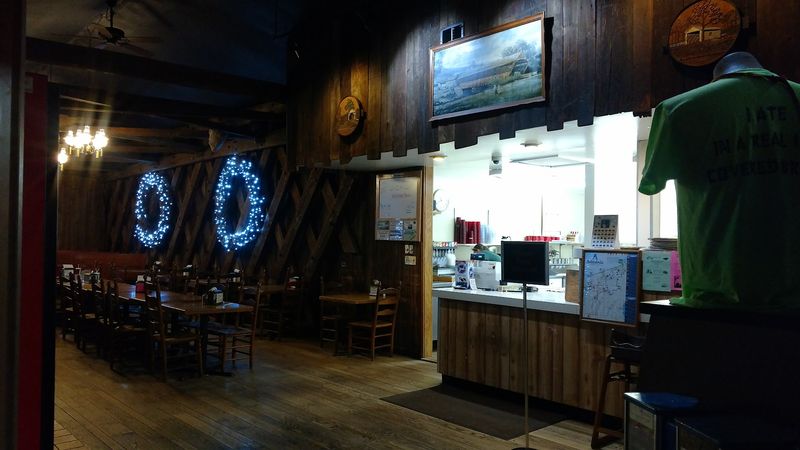 The Atmosphere That Turns First-Timers Into Regulars The Atmosphere That Turns First-Timers Into Regulars