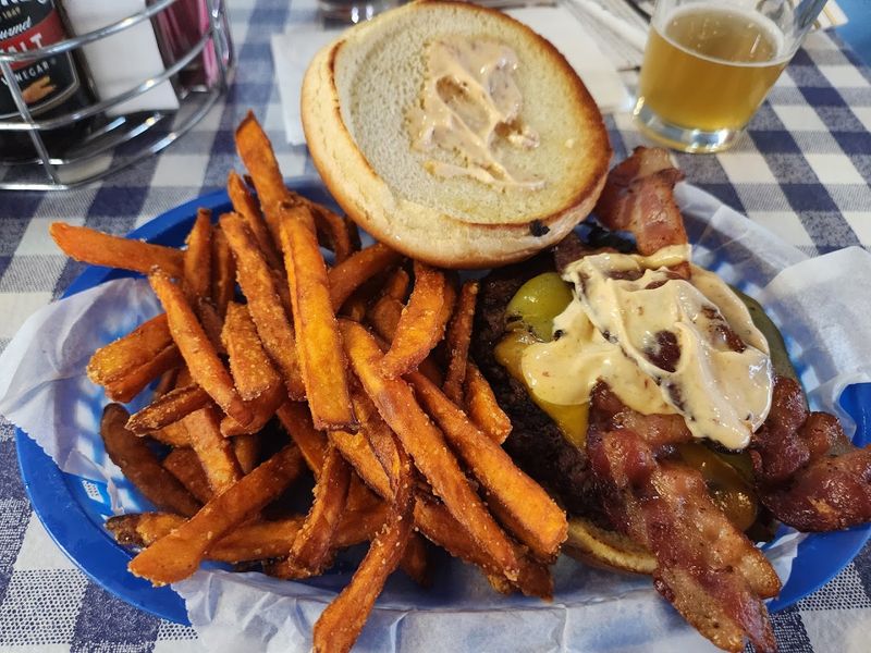 The Bacon Cheeseburger That Hits Every Time