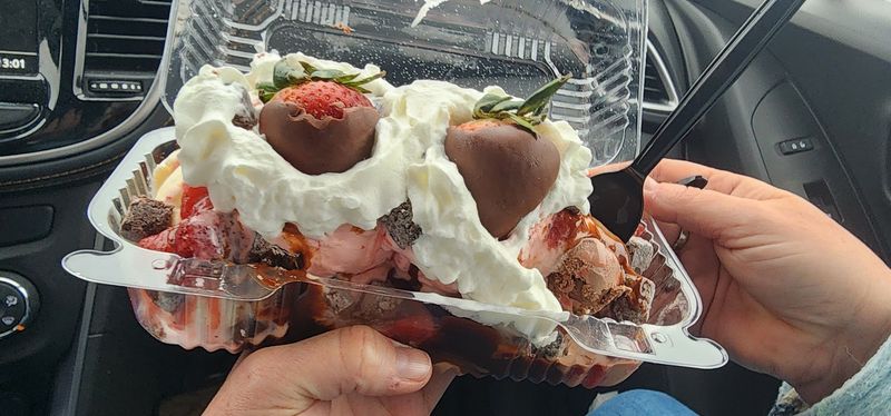 The Banana Split That Requires Two People The Banana Split That Requires Two People