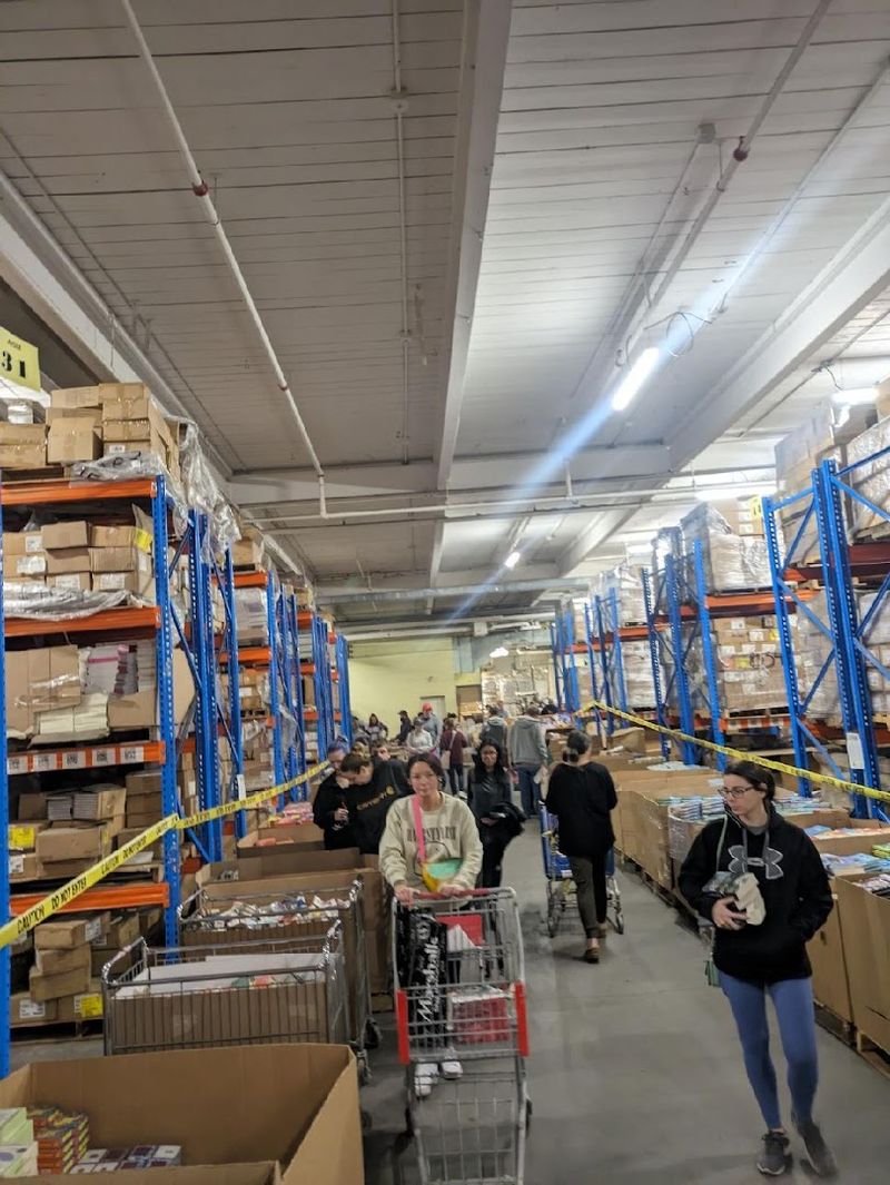 The Checkout Line That Looks Scary But Moves Surprisingly Fast