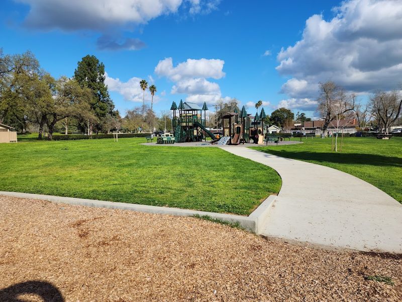 The Climate Suits an Outdoor Lifestyle