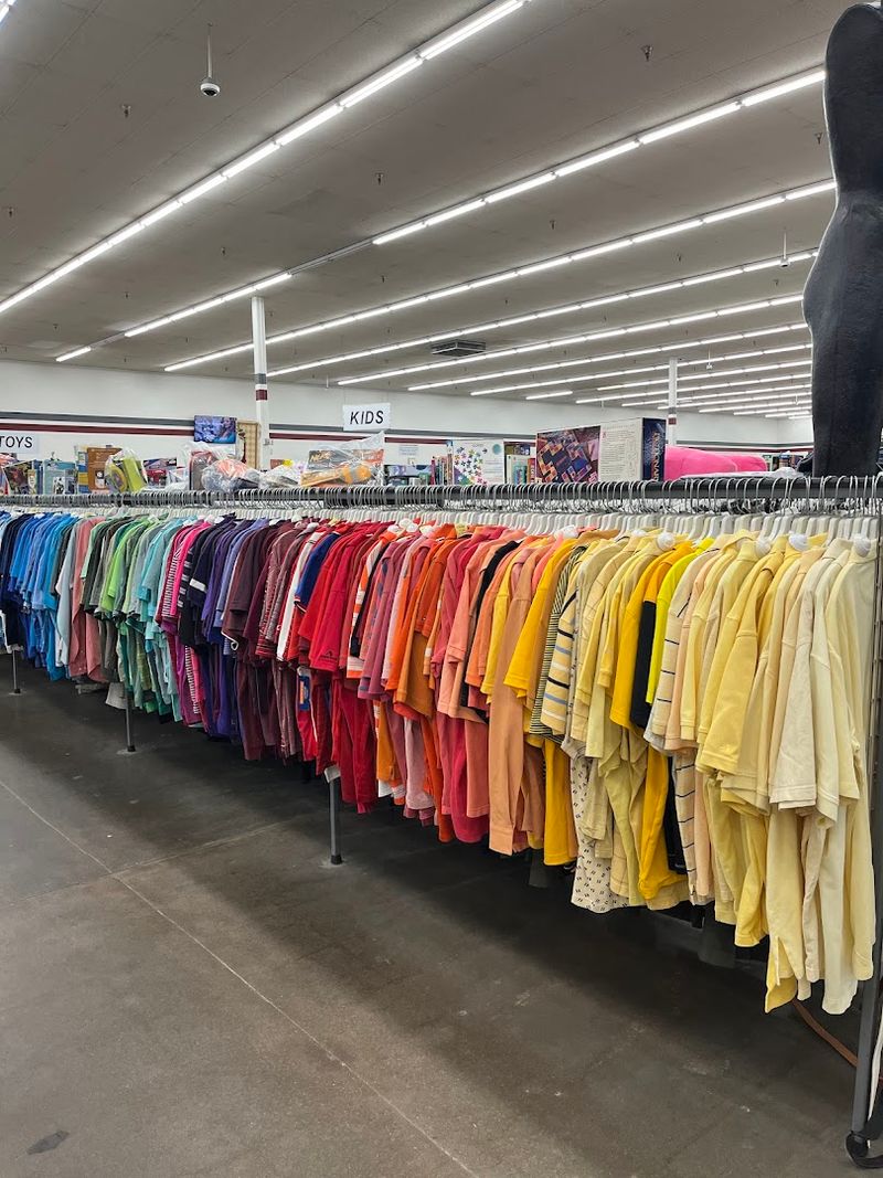 The Color Tag System That Makes Shopping an Adventure