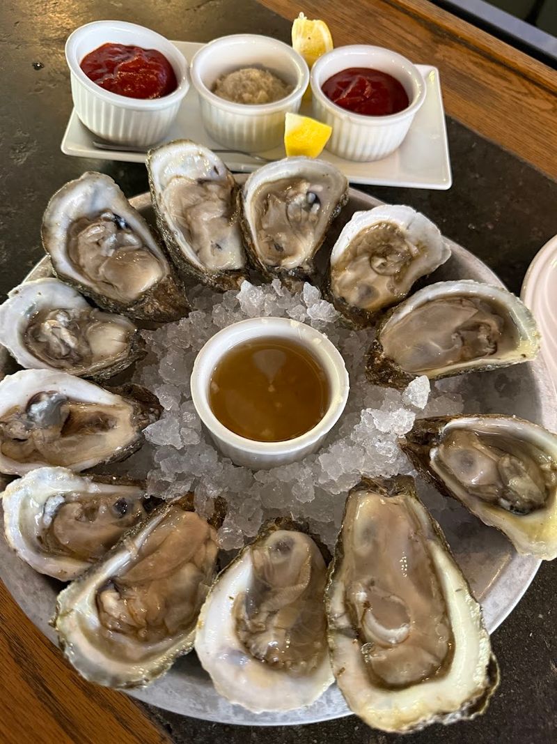 The Famous Dollar Oysters That Keep People Coming Back The Famous Dollar Oysters That Keep People Coming Back