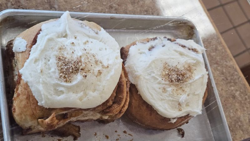 The Famous Giant Cinnamon Rolls The Famous Giant Cinnamon Rolls