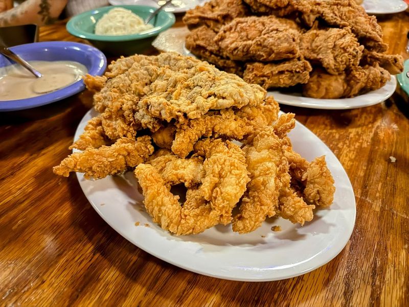 The Fried Catfish That Keeps People Coming Back The Fried Catfish That Keeps People Coming Back