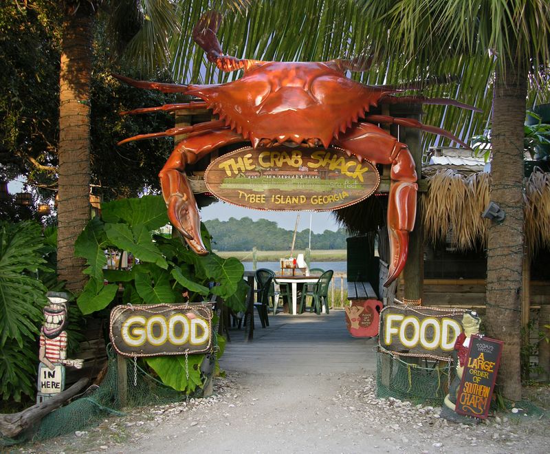 The Fun and Funky Decor That Sets the Mood Immediately The Fun and Funky Decor That Sets the Mood Immediately