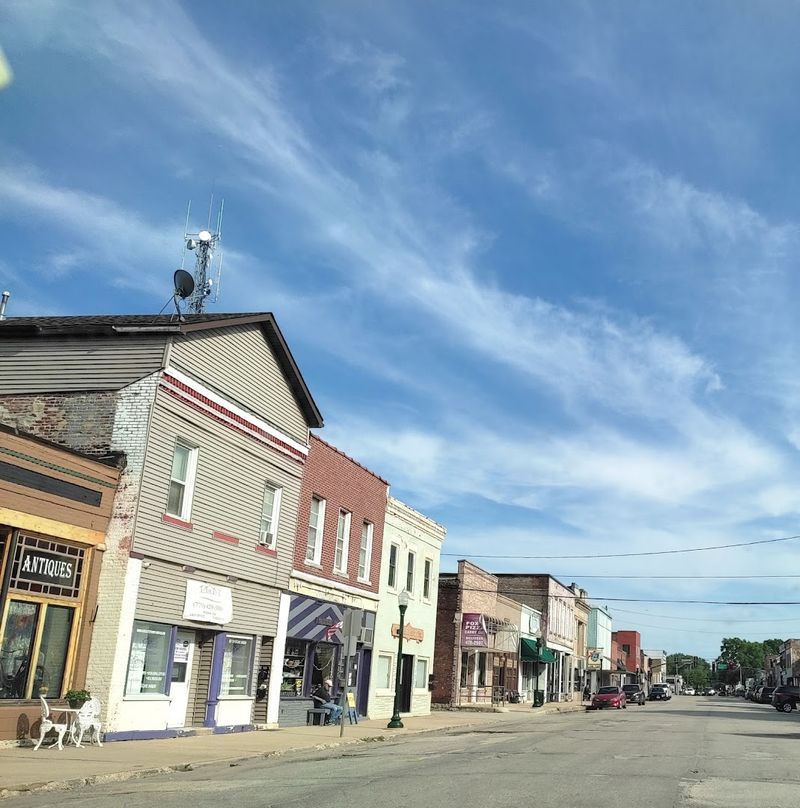 The Gemini Giant: Wilmington's Beloved Roadside Icon