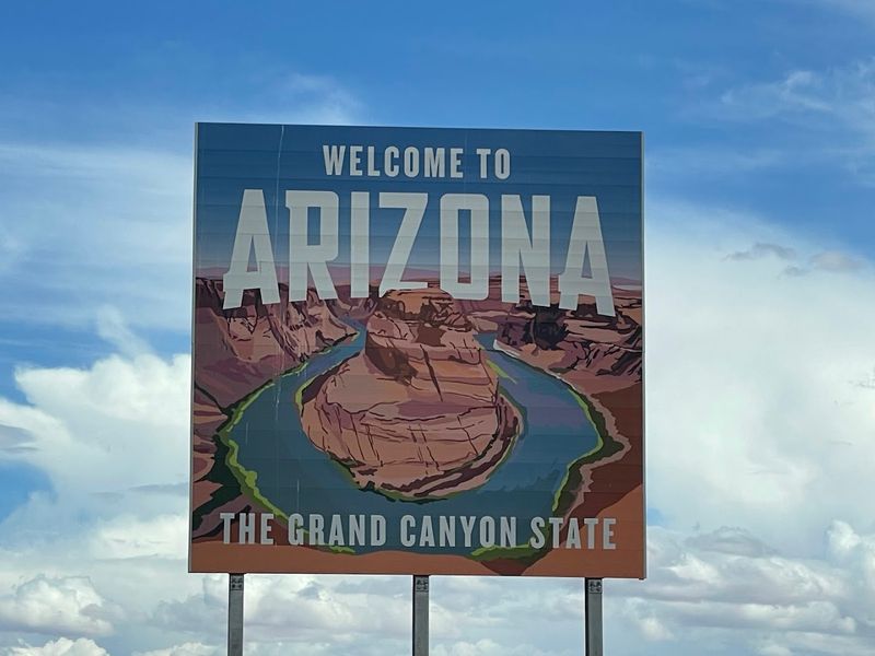 The Grand Canyon Artwork That Makes the Sign Iconic