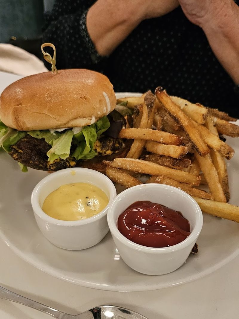 The Hackney Burger — A Surprisingly Beloved Staple The Hackney Burger — A Surprisingly Beloved Staple