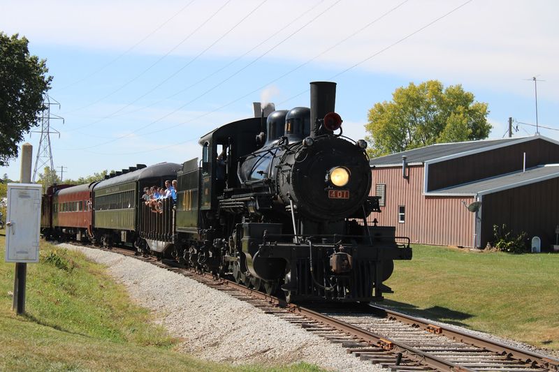 The Hour-Long Train Ride Through the Illinois Countryside
