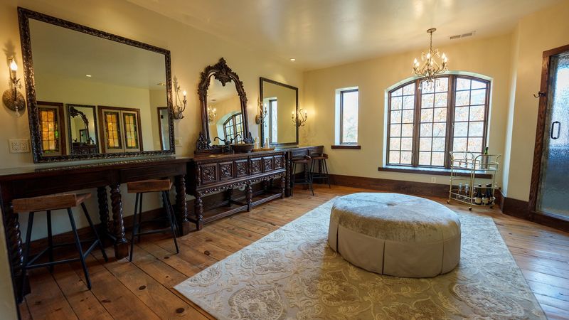 The Ladyhawke Suite: Where Brides Get Ready in Royal Style