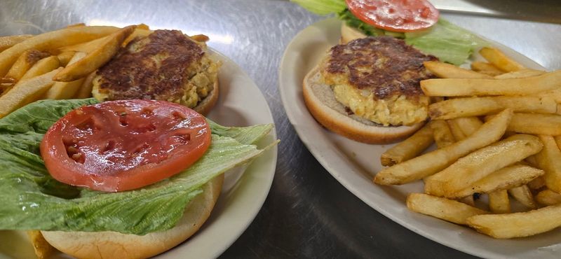 The Legendary Burgers That Keep People Coming Back