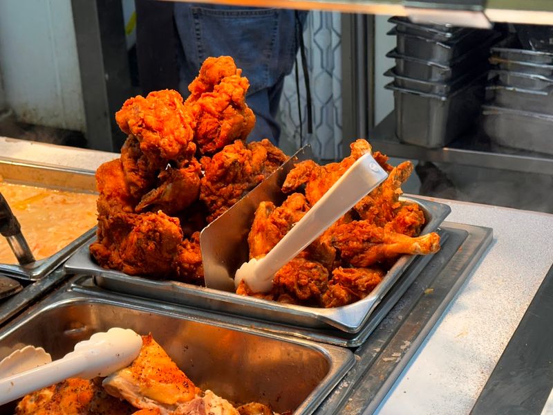 The Legendary Fried Chicken That Customers Can't Stop Talking About