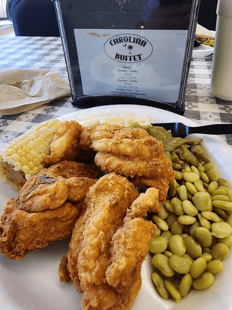 The Legendary Fried Chicken That Draws Crowds