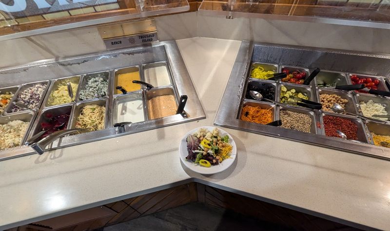 The Legendary Salad Bar That Earns Its Own Applause