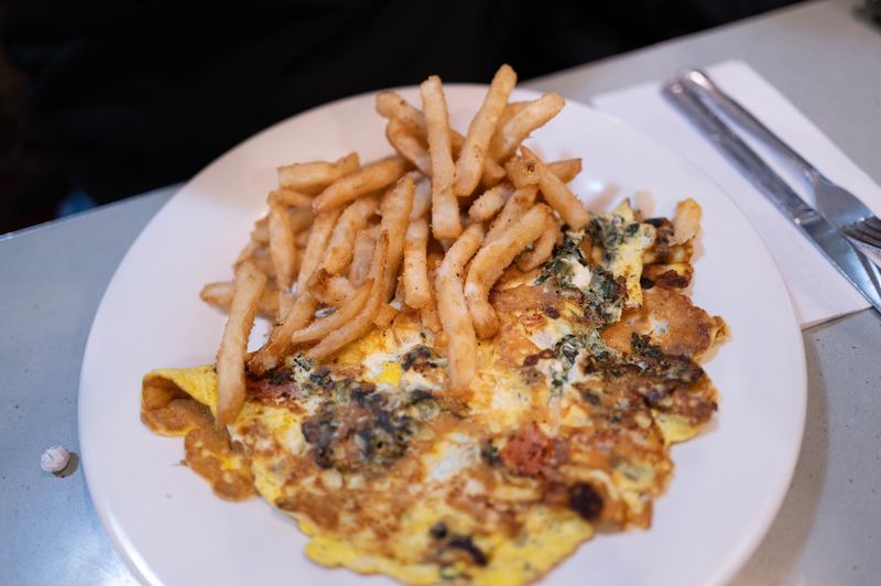 The Mexican Omelette That Regulars Refuse to Skip The Mexican Omelette That Regulars Refuse to Skip