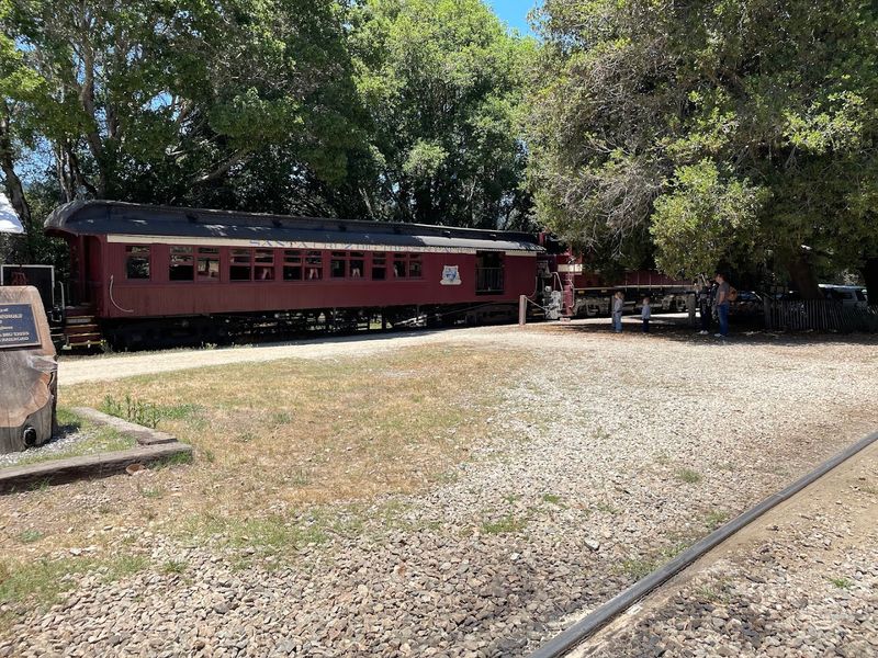 The Narrow-Gauge Steam Engine Is an Engineering Marvel
