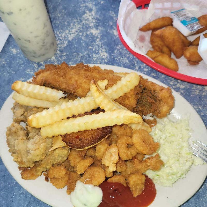 The Original Seafood Platter That Packs a Serious Punch The Original Seafood Platter That Packs a Serious Punch