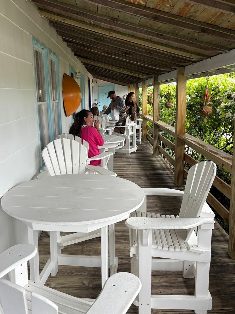 The Outdoor Porch Seating Setup You Should Know About