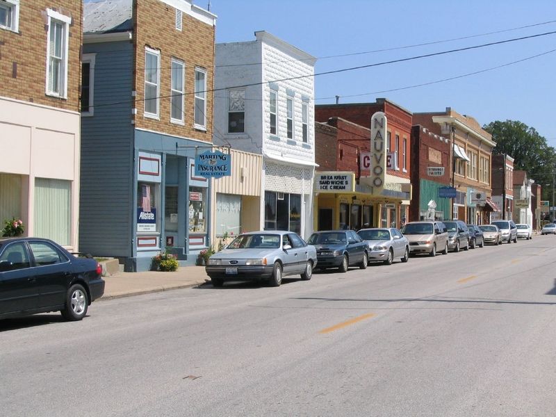 The Quiet Charm of Small-Town Illinois Living