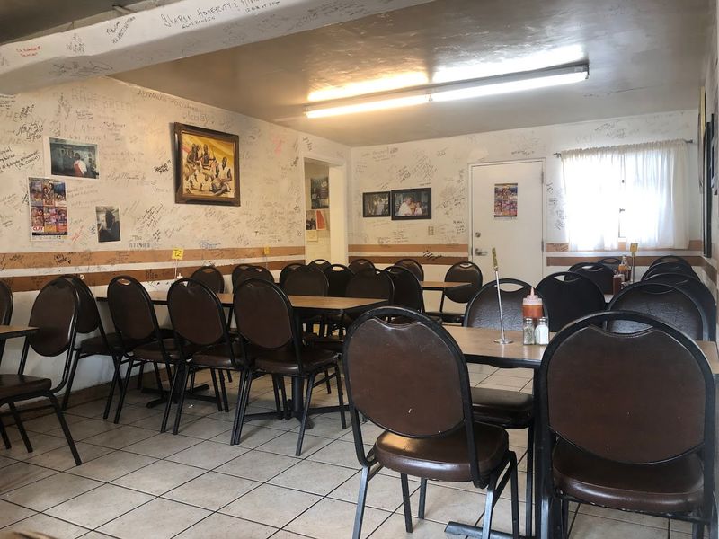The Retro Atmosphere That Takes You Back in Time