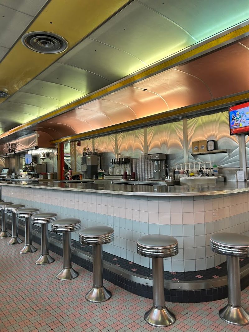 The Retro Atmosphere That Transports You The Retro Atmosphere That Transports You
