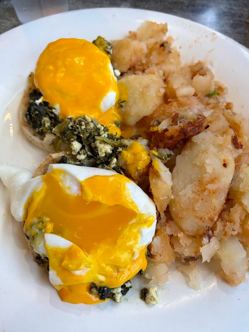 The Rich and Comforting Eggs Benedict Worth Every Bite The Rich and Comforting Eggs Benedict Worth Every Bite