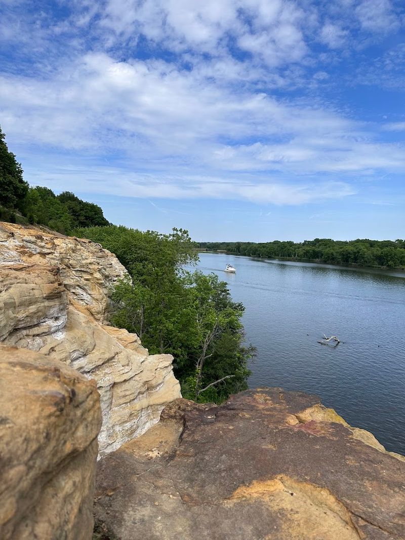 The River Bluff Trail: Scenic Hiking at Its Best