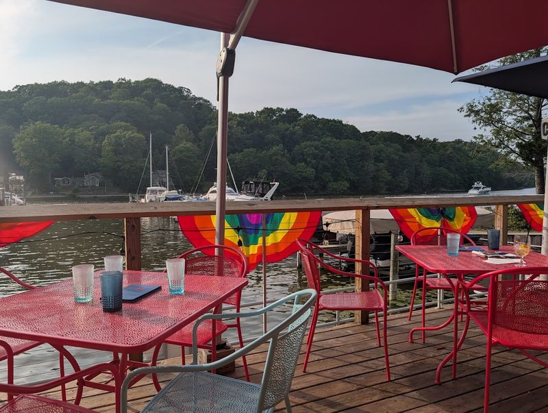 The Riverside Location and Atmosphere