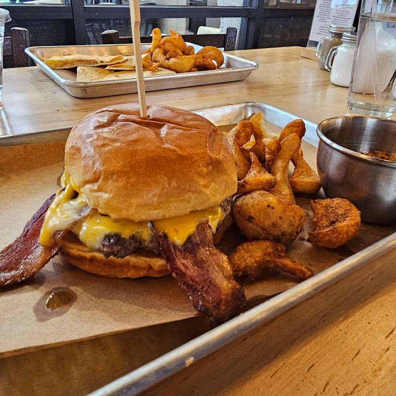 The Rodeo Burger That Disappears Fast