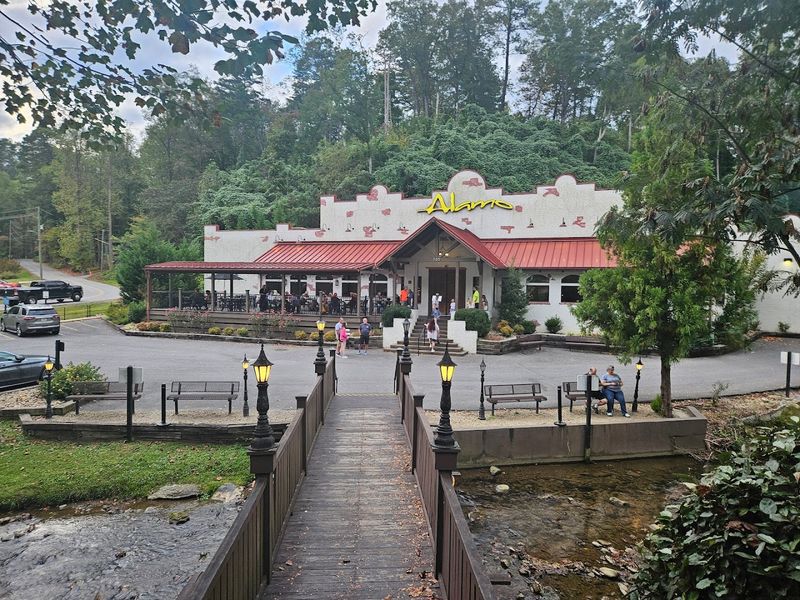 The Rustic, Western-Themed Atmosphere
