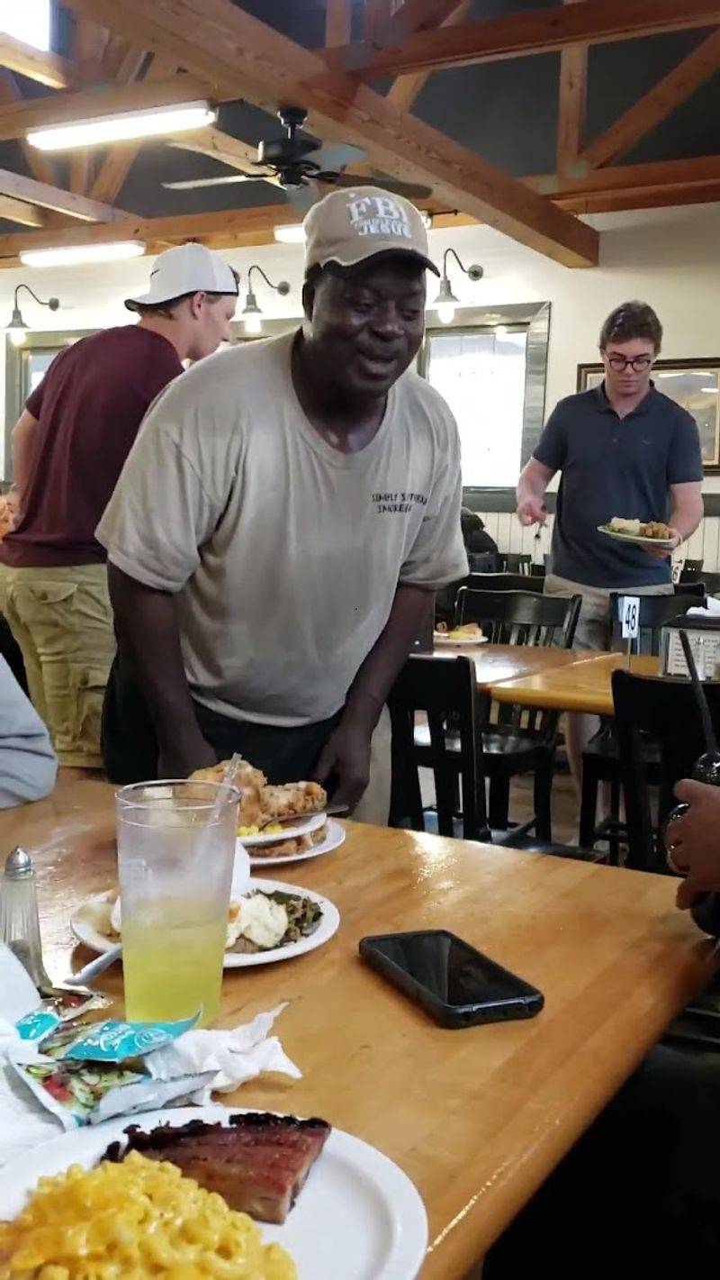 The Singing Staff That Turns Lunch Into a Memory