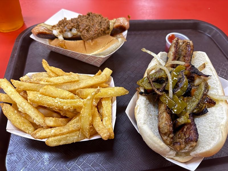 The Snappy Griller — A Brat-Style Standout