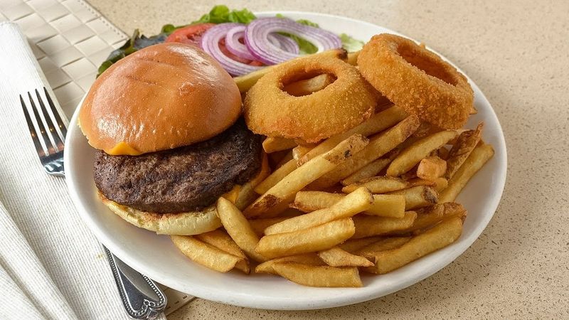 The Steak Burger That Earns Its Own Fan Club The Steak Burger That Earns Its Own Fan Club