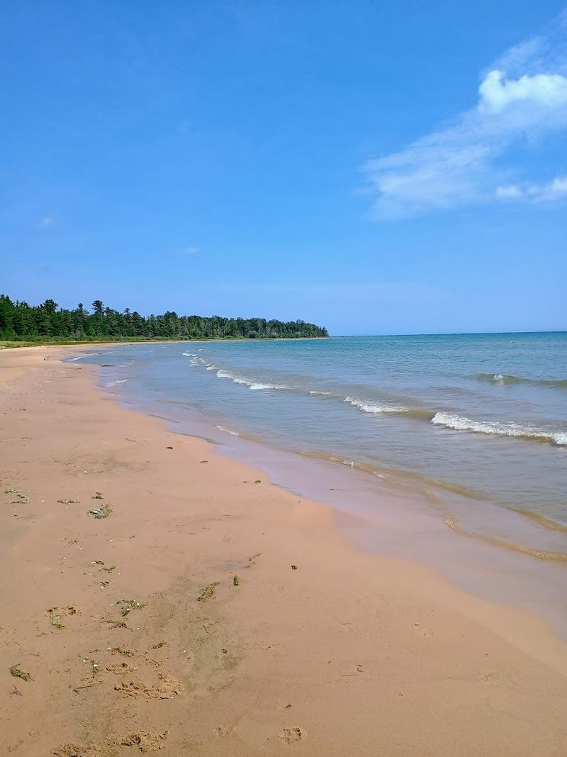 The Stunning Sandy Beaches That Rival Any Great Lakes Shoreline The Stunning Sandy Beaches That Rival Any Great Lakes Shoreline