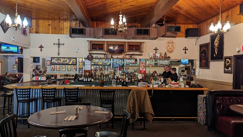 The Welcoming Atmosphere That Keeps Locals Coming Back