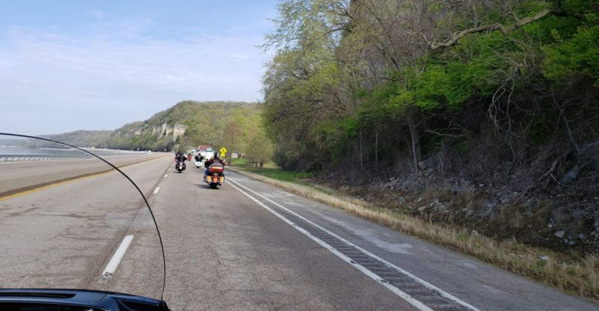 This breathtaking 550 mile drive may be one of the most underrated experiences in Illinois