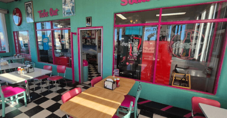 This charming Arizona diner feels like a trip straight back to the 1950s