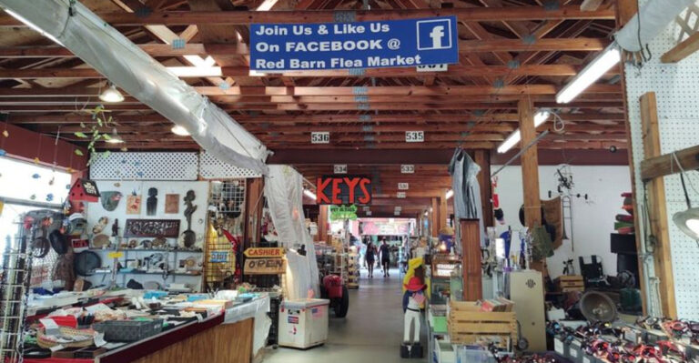 This enormous Florida bazaar is a paradise for bargain hunters