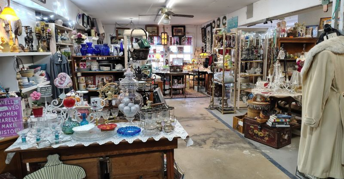 This enormous indoor flea market in Florida lets shoppers stretch 55 surprisingly far