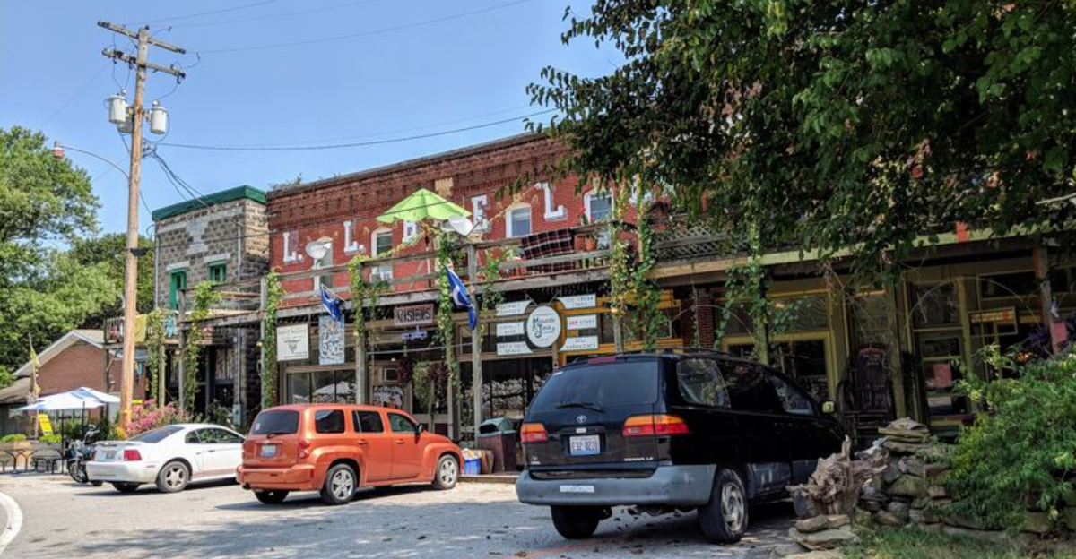 This forgotten Illinois village remains one of the states best hidden gems