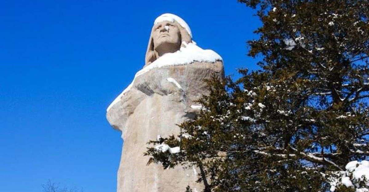 This gorgeous 48 foot tall Native American sculpture in Illinois is one of the states most overlooked landmarks